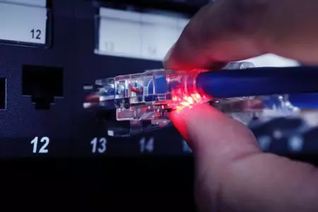 Könnyen használható LED patch kábel