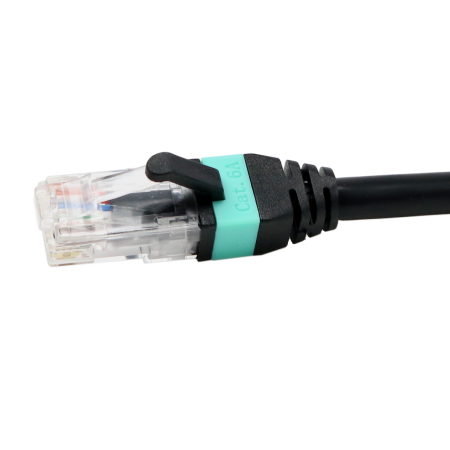 Cable de conexión Cat 6A con colores personalizados en el conector de la carcasa