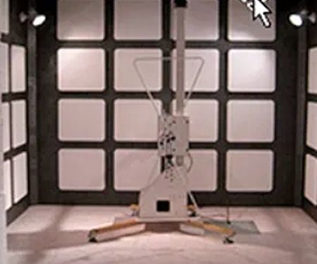 電磁波隔離暗室 (EMC Chambers) pic2