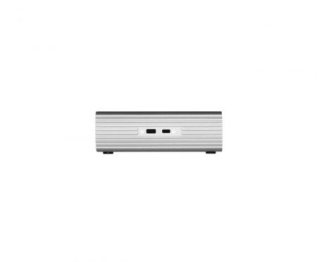 Thunderbolt™ 5 Full Dock_DBF7052 02