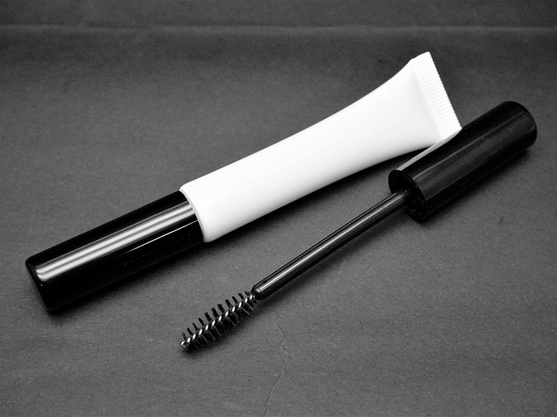 Emballage de tube de brillant à lèvres en PE avec pinceau, diamètre 16mm Longueur de tube personnalisée