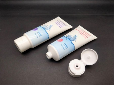 Emballage de tube en plastique avec petit bouchon à charnière pour nettoyant facial aux acides aminés