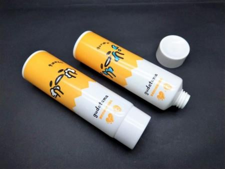 Detergente lenitivo sbiancante per la cura personale in tubo morbido