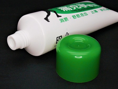 Détails de l'emballage du tube de soulagement de la douleur de pharmacie.