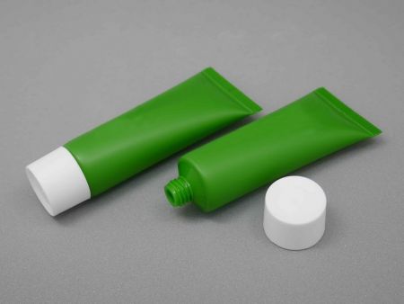 Tapa mate de inyección con rosca con tubo cosmético de 20 ml
