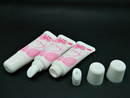 Détails du tube à orifice biseauté personnalisé pour gloss à lèvres.