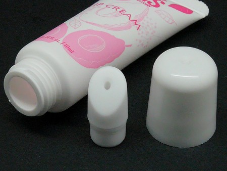 Detalles del tubo de orificio biselado personalizado para brillo de labios.