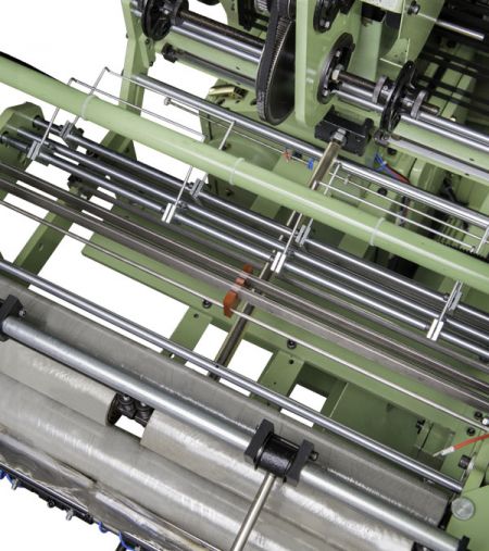 Maszyna tkacka do produkcji pasków na rzep