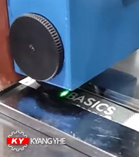 Mesin Pemotong Lipatan Ujung Label - Suku cadang mesin pemotong dan lipat label KY untuk sensor.