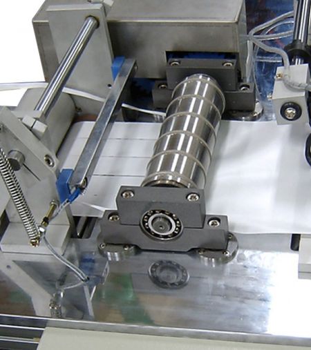 Serie de máquinas de corte de etiquetas de marca con ultrasonidos