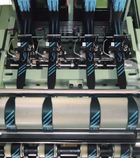 Série širokých a úzkých tkacích strojů s jacquardem - Wide And Narrow Computerized Jacquard Loom Series