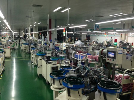 Máquina de Ensamblaje Automático de Casquillos