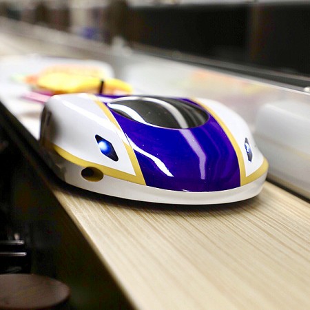 Kereta Sushi - Kereta Sushi (Jenis Jalur Lurus)