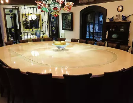 Conveyor Belt For Dining Table - Conveyor belt Dining table in the hotel.