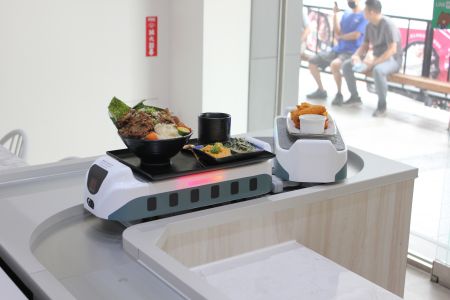鴻匠自動化送餐系統