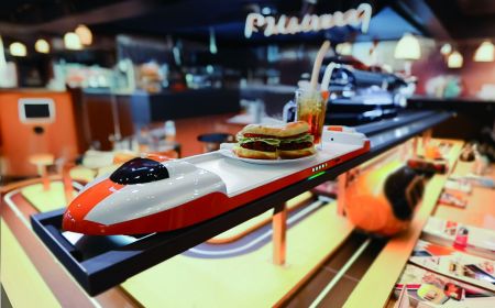 快取智能送餐車(新幹線)直線往返行駛 L系列