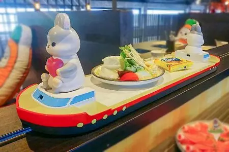 轉彎式智能造型送餐車