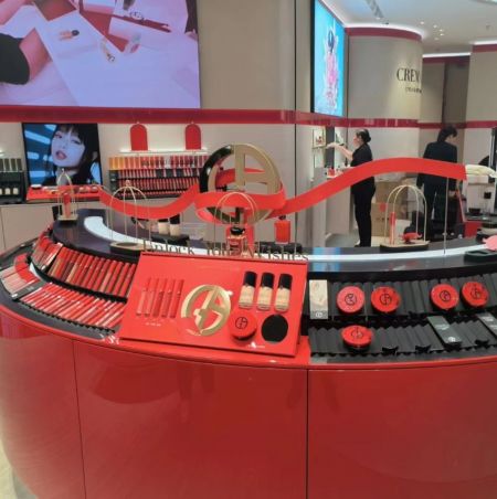 Magnetic Display Conveyor - Boutique, High-Quality Display Stand with Premium Elegance