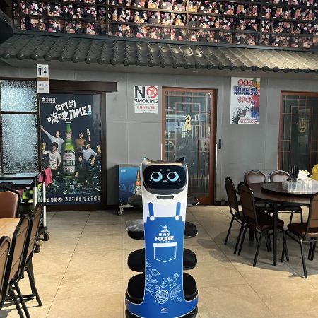 美食家碳烤海鲜餐厅-鸿匠-送餐机器人