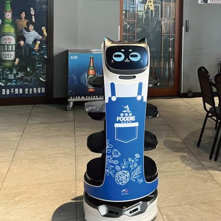 美食家碳烤海鮮餐廳-鴻匠-送餐機器人