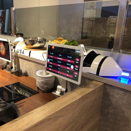 智動直行送餐火箭