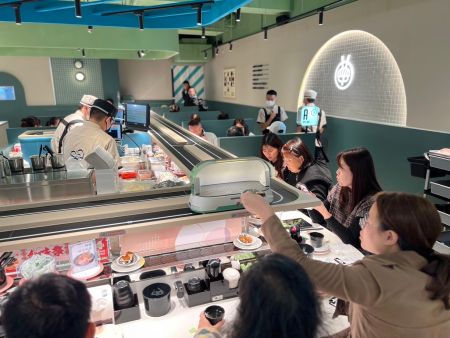 鴻匠科技軌道送餐