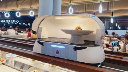 鸿匠智能送餐机器人