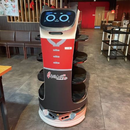 台湾香辣太傅-鸿匠-送餐机器人