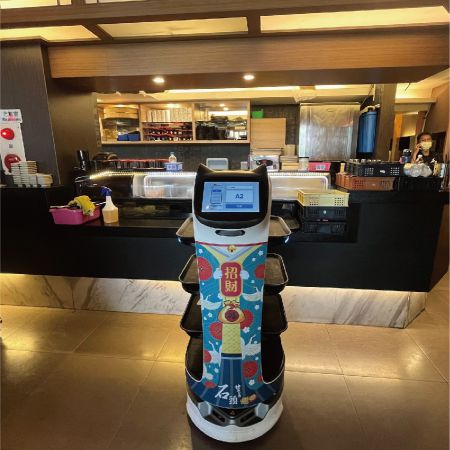 石頭日式炭火燒肉-鴻匠-送餐機器人