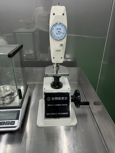 硬度試験機
