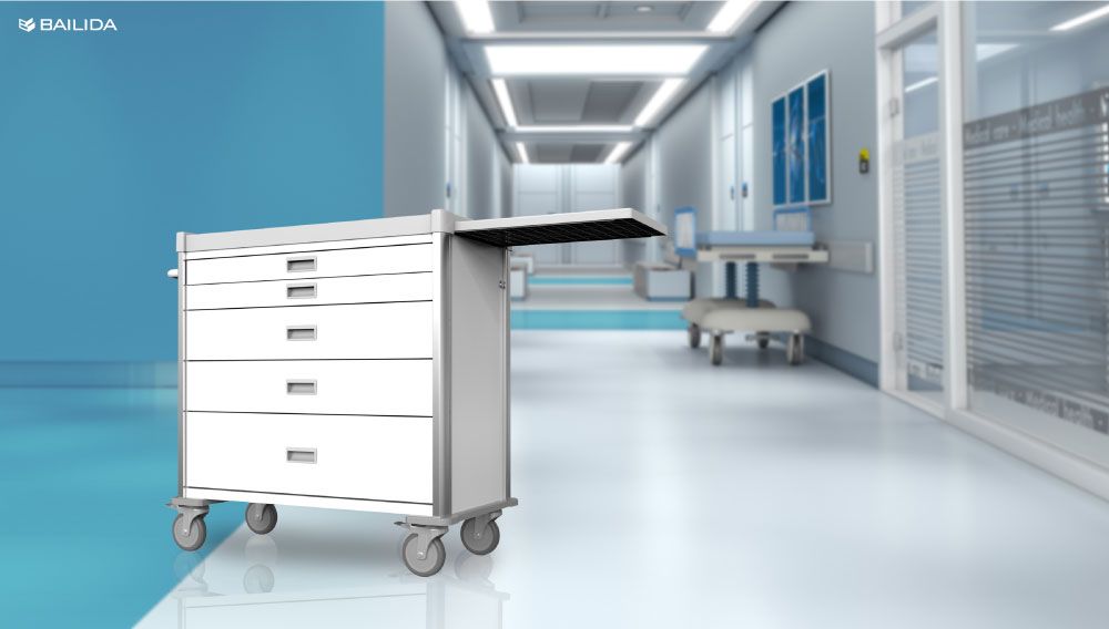 BAILIDA Le grand chariot présente un large corps de chariot et des tiroirs.