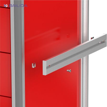 Installation d'accessoires à n'importe quelle hauteur avec support d'accessoires flexible.