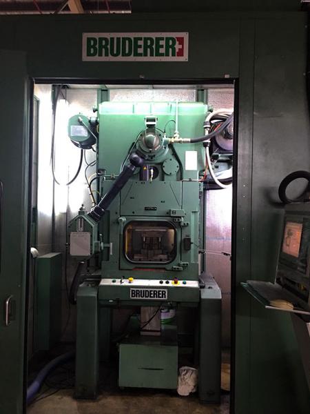 Máquina de prensagem