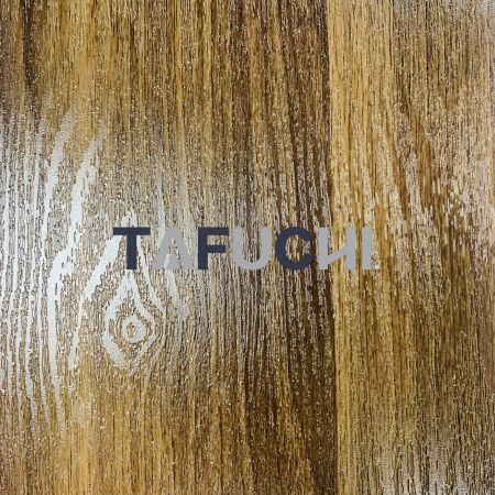 木紋PVC吸塑板 - 我們可以提供木紋門。