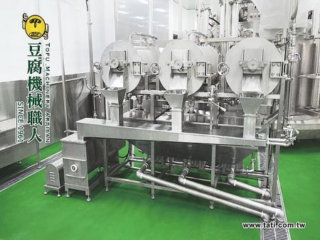 擠壓過濾機 - 大地興擠壓式脫渣過濾機,適用於豆漿生產線,展現衛生級不鏽鋼結構與高效過濾設計。