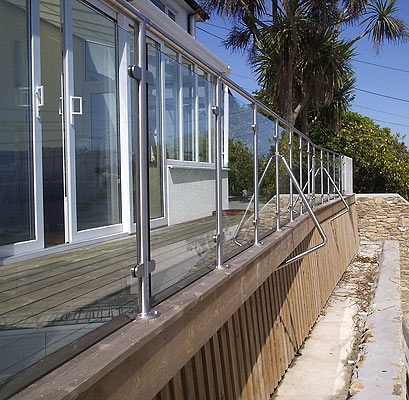 tay vịn1_324764076.jpg tay vịn1_324764076.jpg