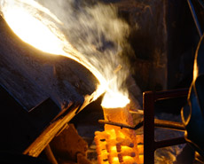 Molten metal pouring