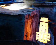 molten metal pouring