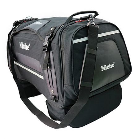 Kufr na ocas poskytuje nastavitelný a odnímatelný ramenní popruh pro použití jako Duffle bag.