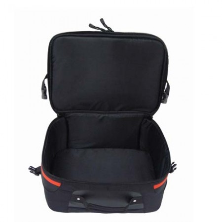 Le sac de porte-bagages pour VTT offre beaucoup d'espace de rangement, les parois latérales sont doublées de mousse pour ranger vos affaires en toute sécurité.