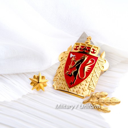 Militaire / Uniforme - Badges et boutons utilisés pour l'armée, la police ou l'uniforme