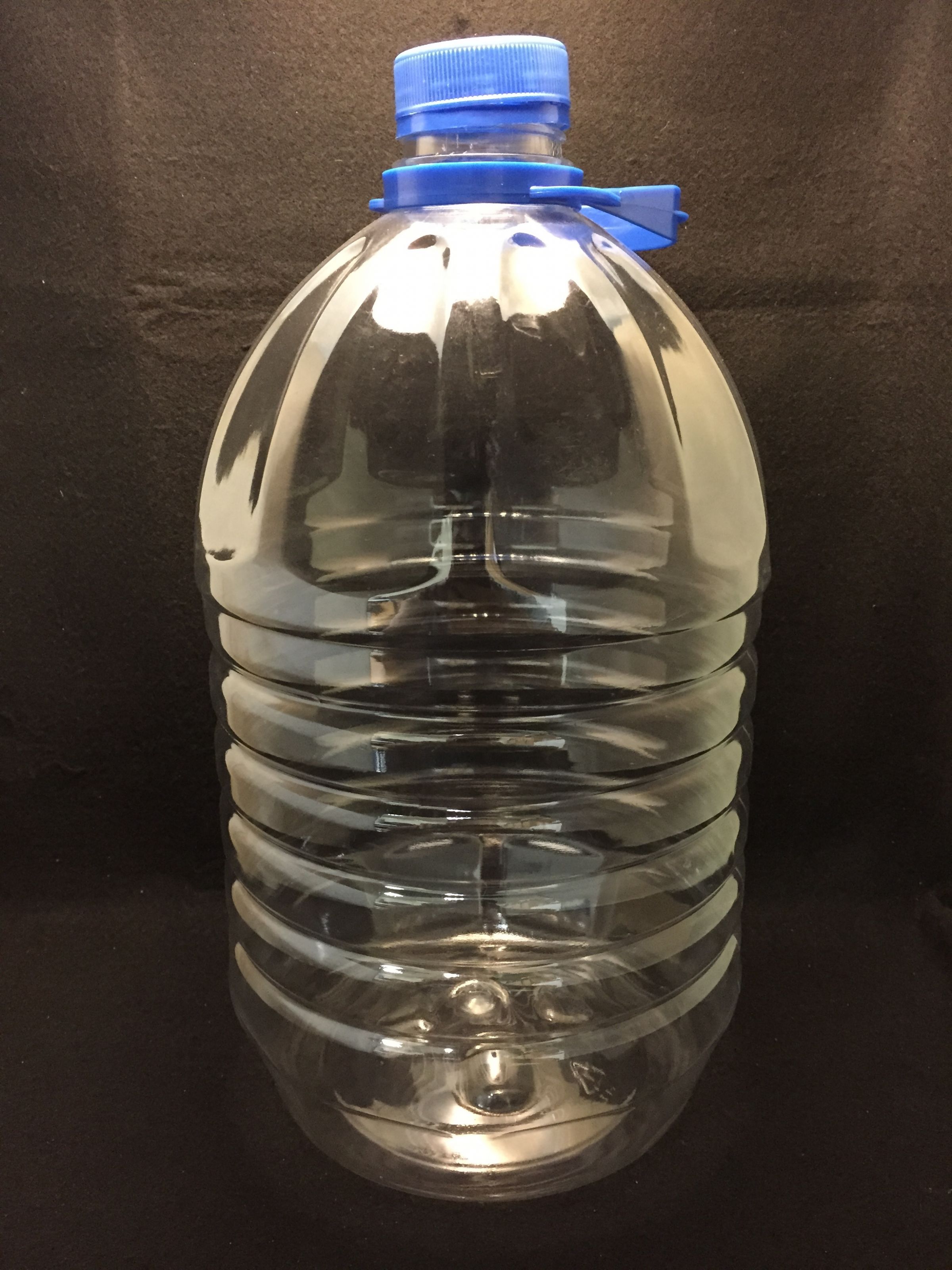Botella de agua de 5 litros