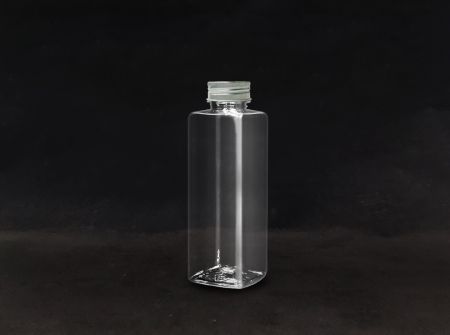 Butelki PET 38mm 626ml Grube butelki sześcienne (66-604) - Butelka PET o pojemności 626 ml, gruba, sześcienna, do pakowania napojów chłodzących, z certyfikatem FSSC, HACCP, ISO22000, IMS, BV