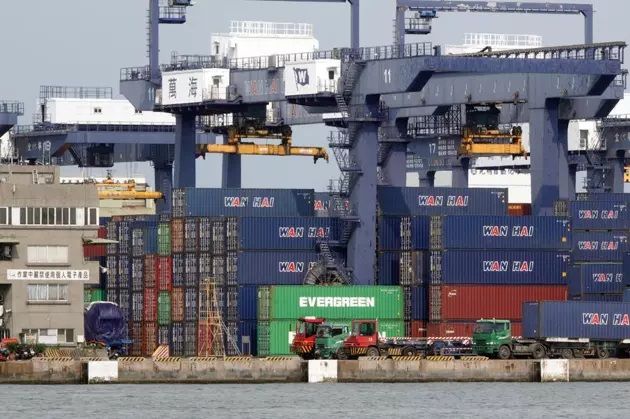 疫情冲击全球,企业纷纷透过云端平台运行,让AI分析在营运端发挥功用,以数据策略打造企业竞争优势。 (Getty Images)