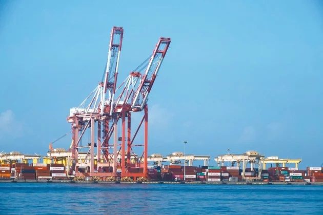 財政部7日將發布11月進出口統計,預估出口規模將介於383億至395億美元之間,年減5%至8%,將是連續三個月負成長,第4季將是今年最慘一季。((經濟日報資料照片)