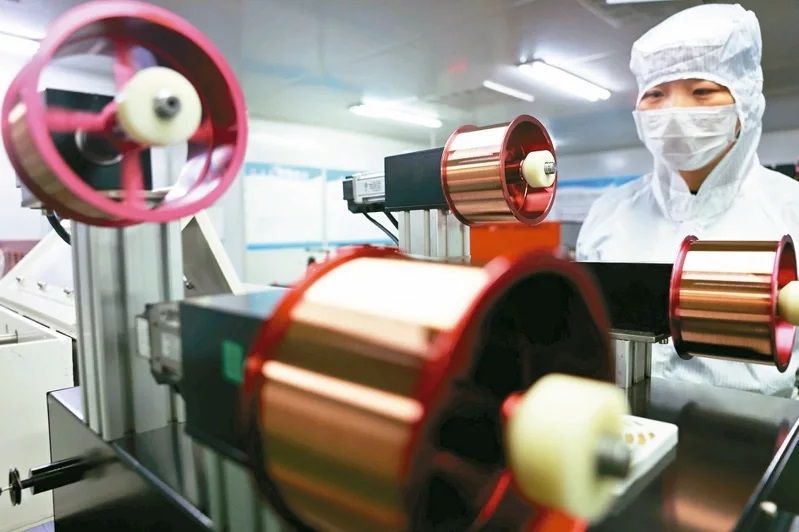 中国大陆宣布,自8月1日起,对镓、锗相关物质实施出口管制。 新华社