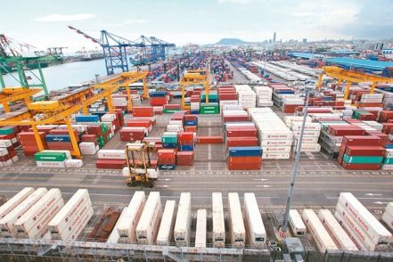 经济部预估7月外销订单金额540亿至560亿美元,年增7.9%至11.9%,将呈连续第六个月正成长,但增幅趋缓。联合报系资料照