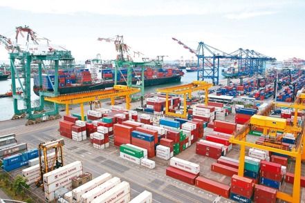 財政部7日公布最新進出口統計,10月出口618億美元,寫下歷年單月最高成績。聯合報系資料照