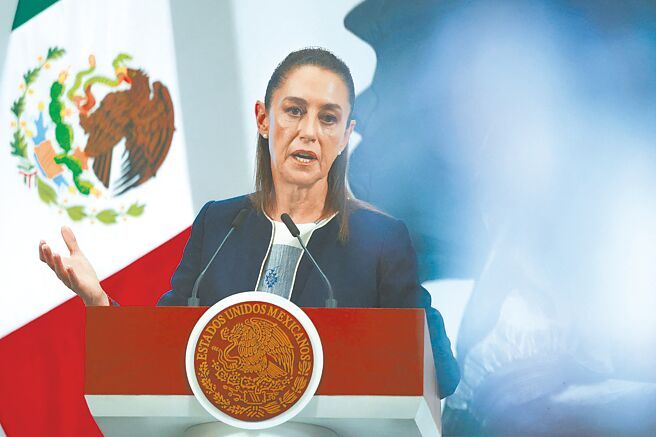 墨西哥将于2026年起对中国等未与墨西哥签订贸易协定的亚洲国家祭关税重拳,对涵盖汽车、钢铁、纺织等1,400多项商品征收5%至50%关税。图/美联社