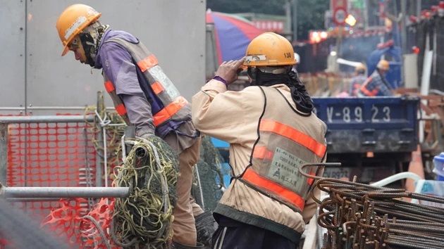 為紓解國內缺工,勞動部加速移工引進,第二階段移工專案引進自15日啟動。記者陳正興/攝影